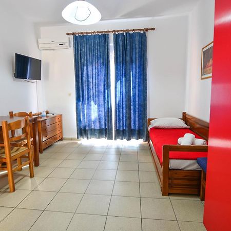 Epavlis Apartments 포르토헬리 외부 사진