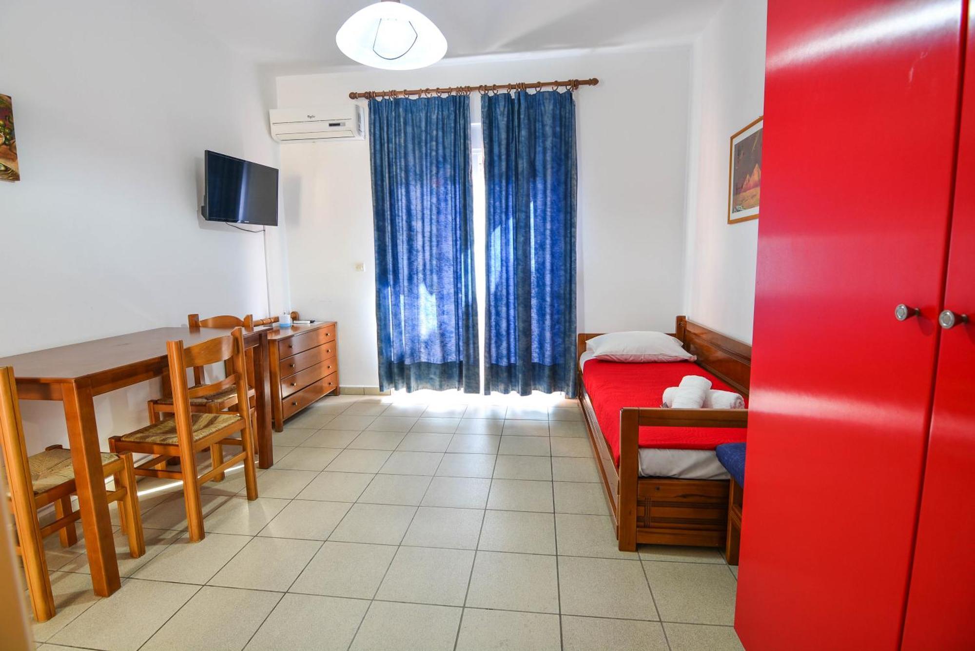 Epavlis Apartments 포르토헬리 외부 사진