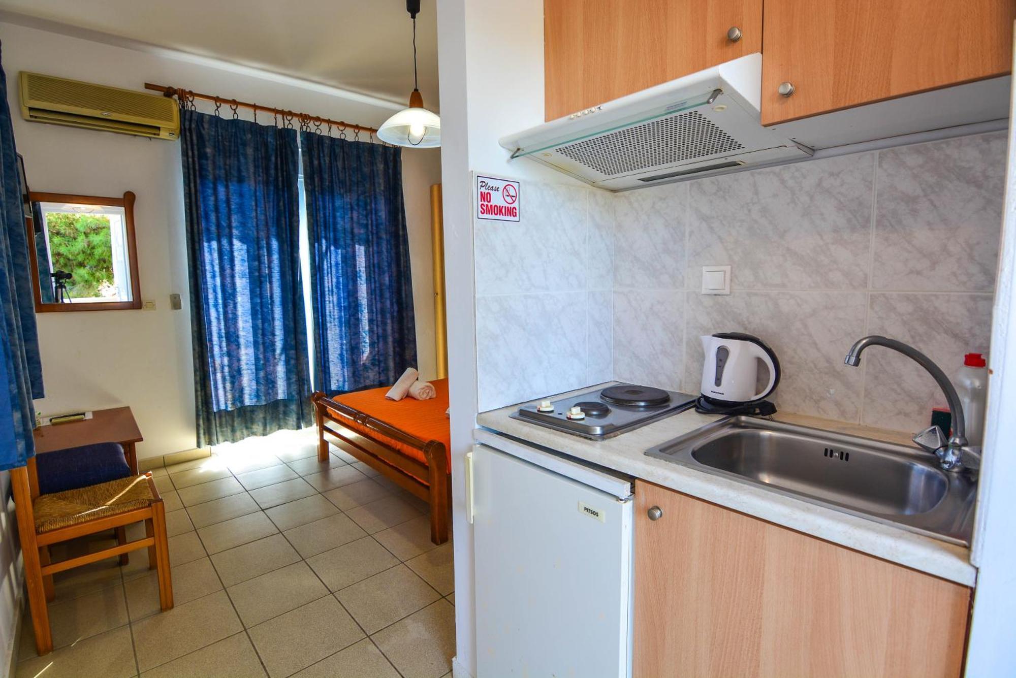 Epavlis Apartments 포르토헬리 외부 사진
